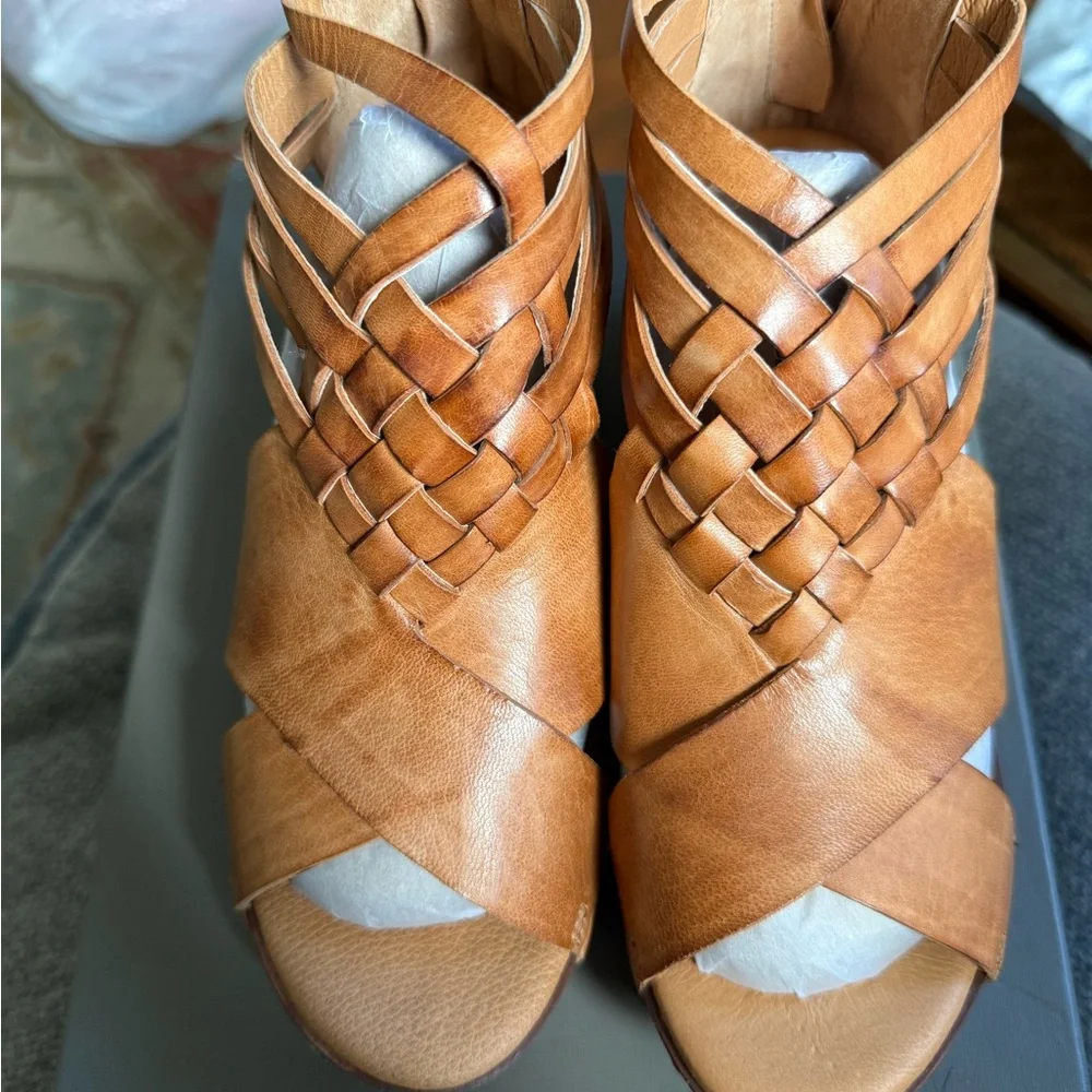 Antelope Tan Leather Crisscross Sandals - Picture 2 of 8
